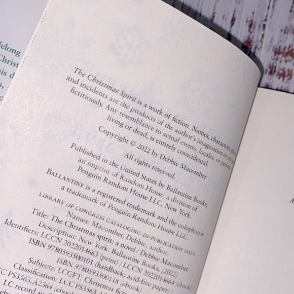 Debbie Macomber Christmas novel - Picture 4 of 8